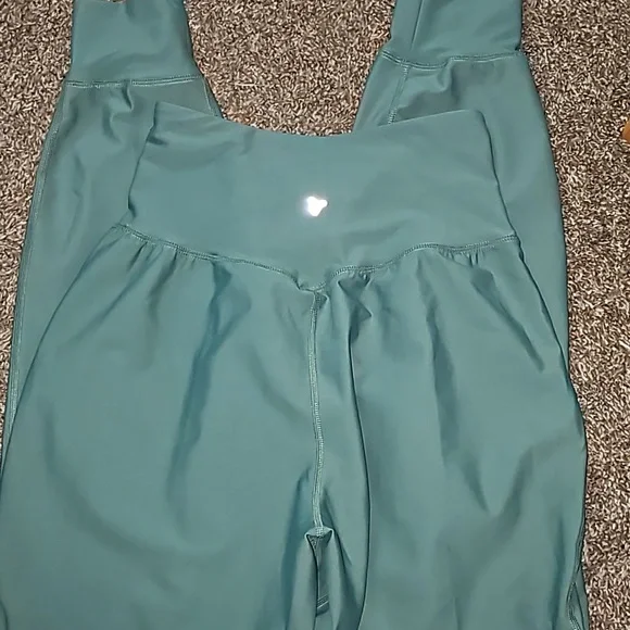 Old Navy Active Powersoft - Picture 2 of 8